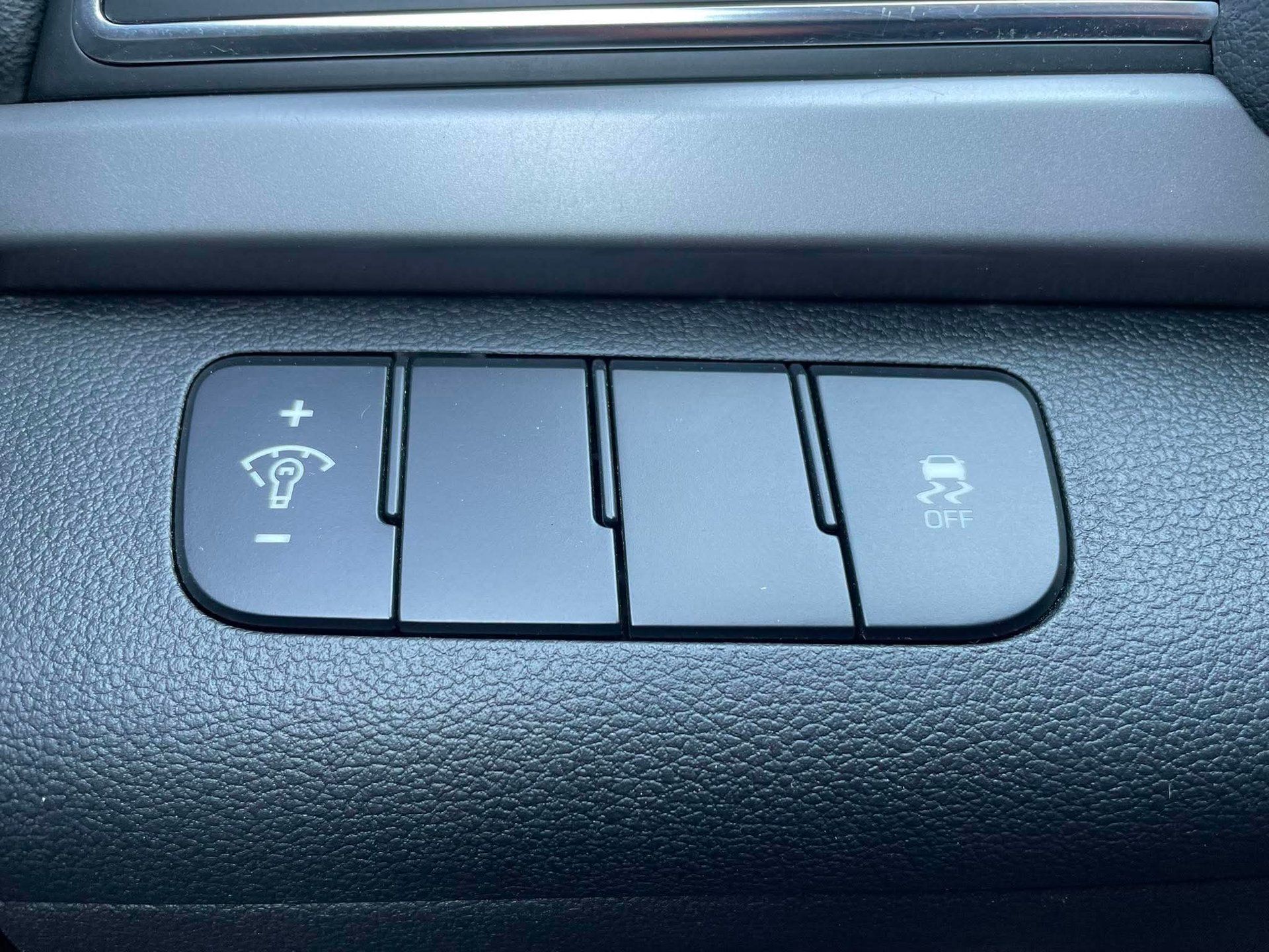 Hyundai Elantra 2017 - Image 20