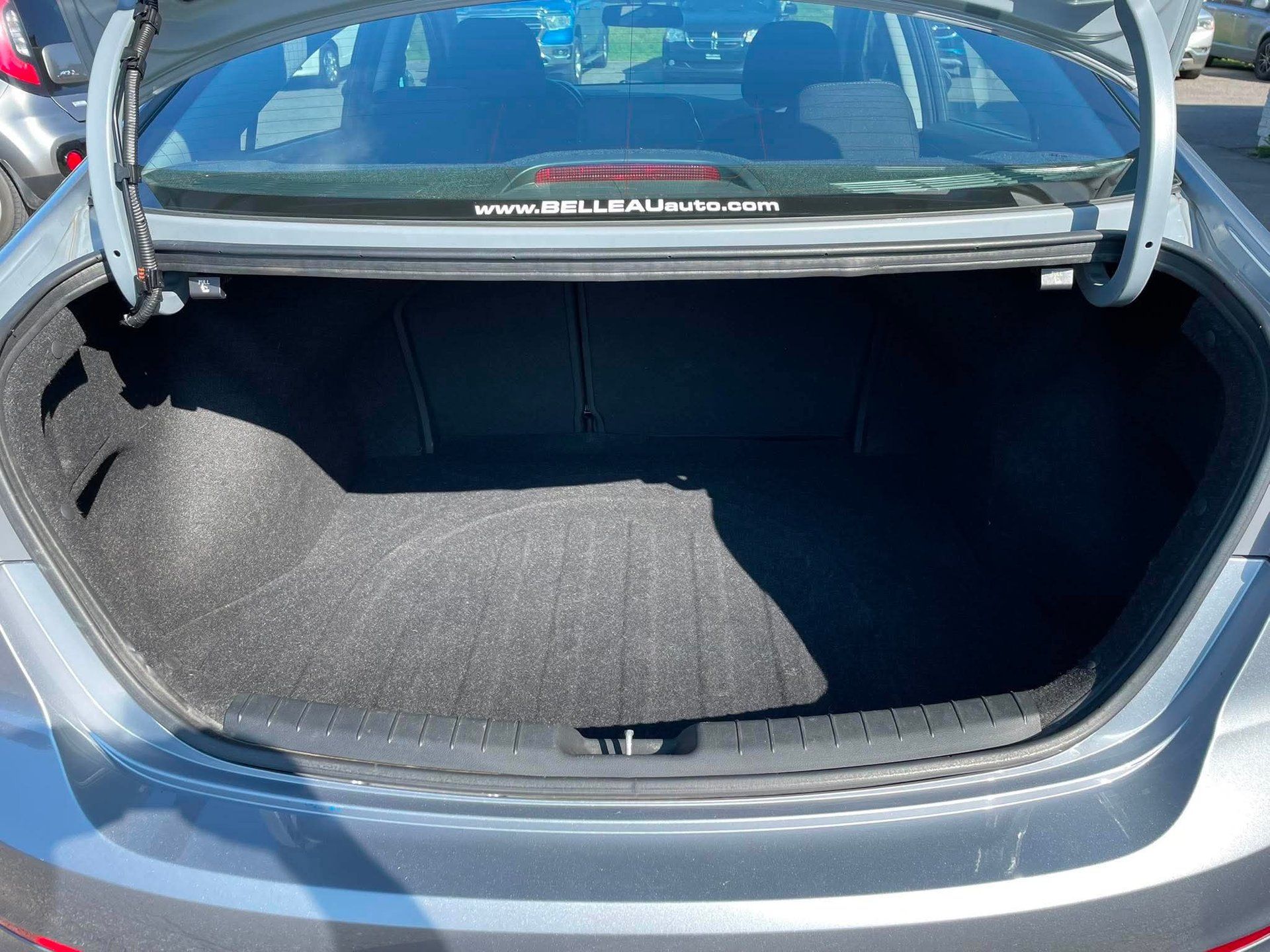 Hyundai Elantra 2017 - Image 6