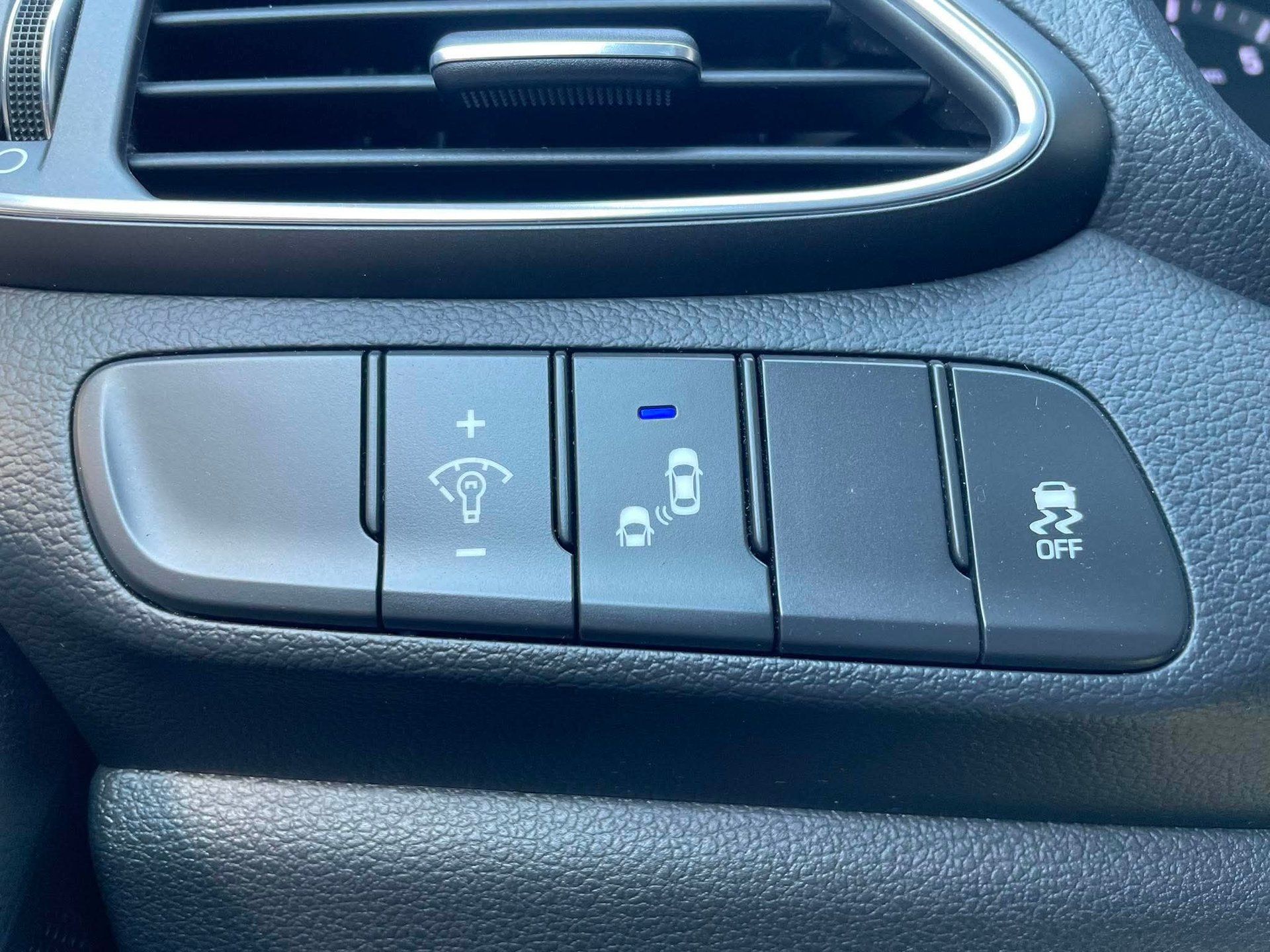 Hyundai Elantra GT 2018 - Image 13
