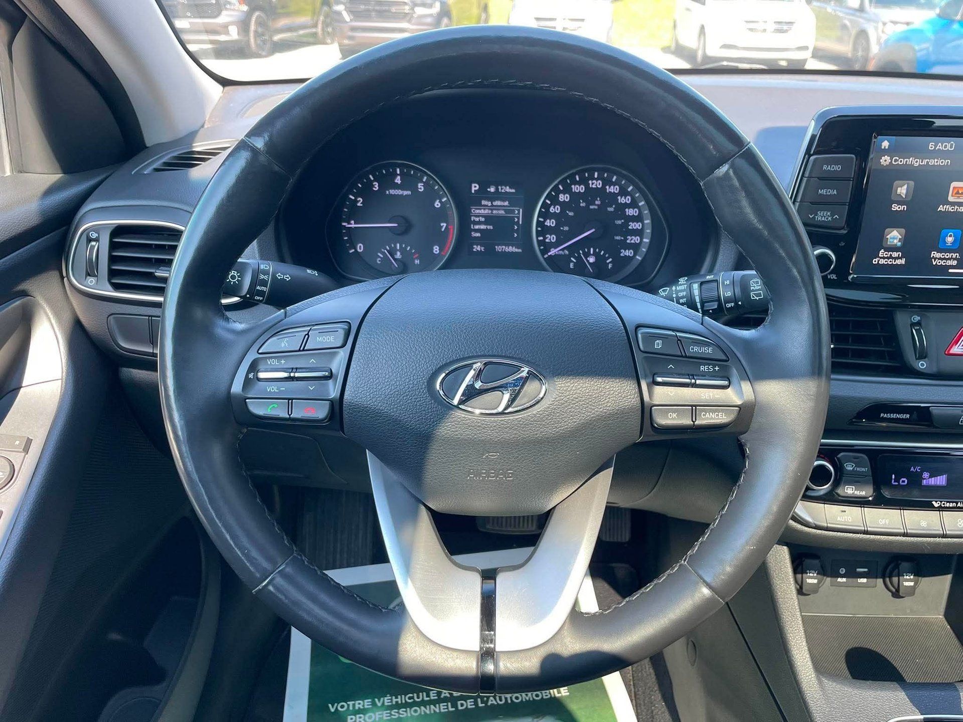 Hyundai Elantra GT 2018 - Image 11