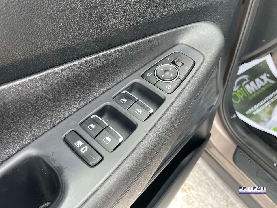 Hyundai Santa Fe 2020 - Image 18