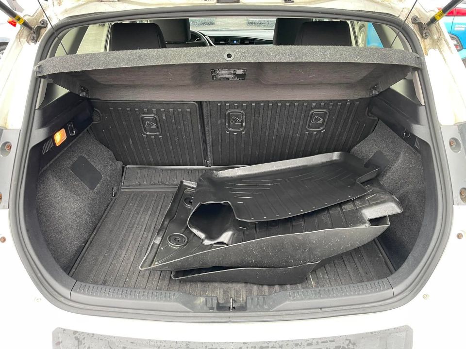 Toyota Corolla iM 2017 - Image 16