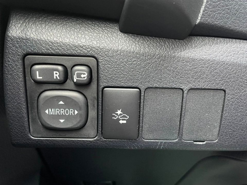 Toyota Corolla iM 2017 - Image 12