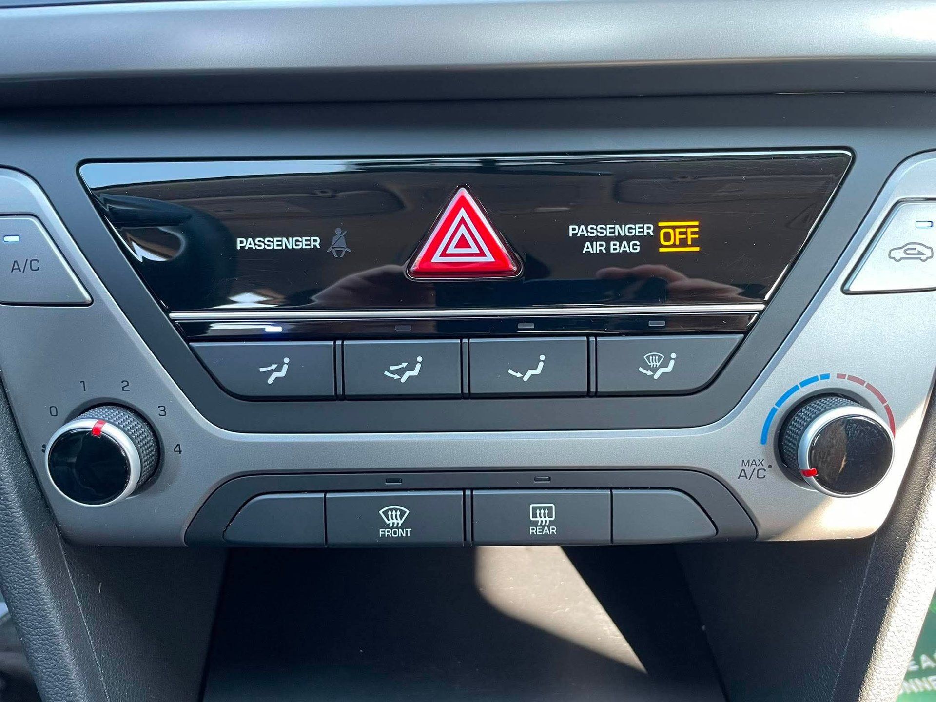 Hyundai Elantra 2017 - Thumbnail 12